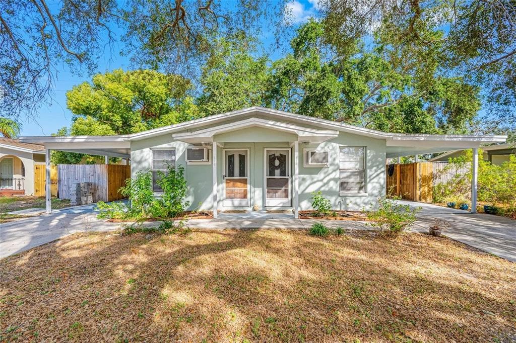 616 DOGWOOD COURT