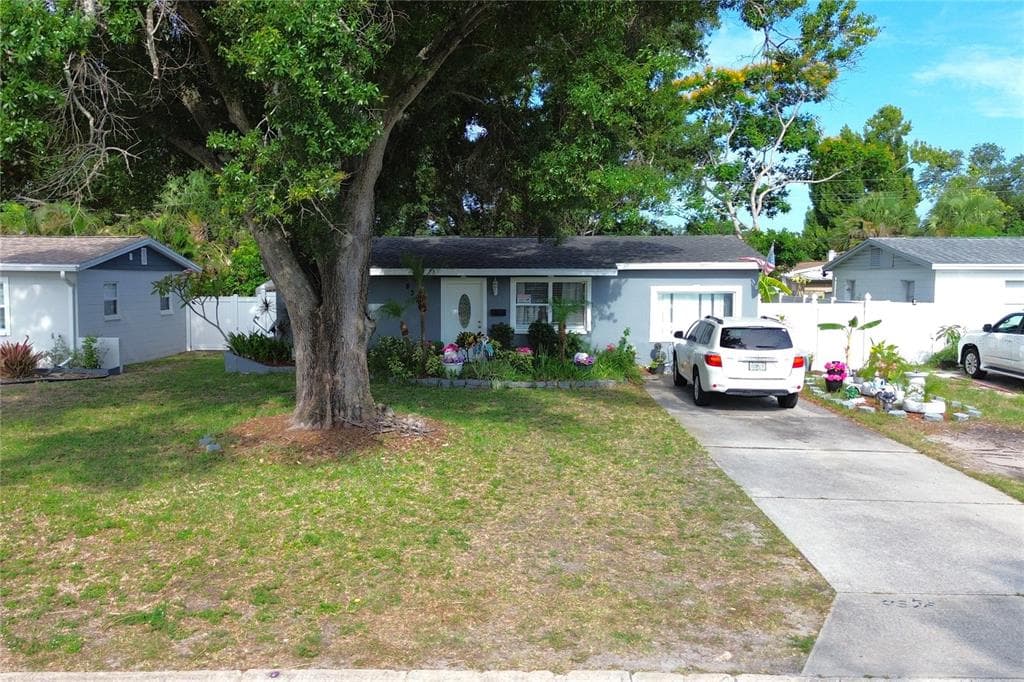 8370 52ND WAY N PINELLAS PARK, FL 33781