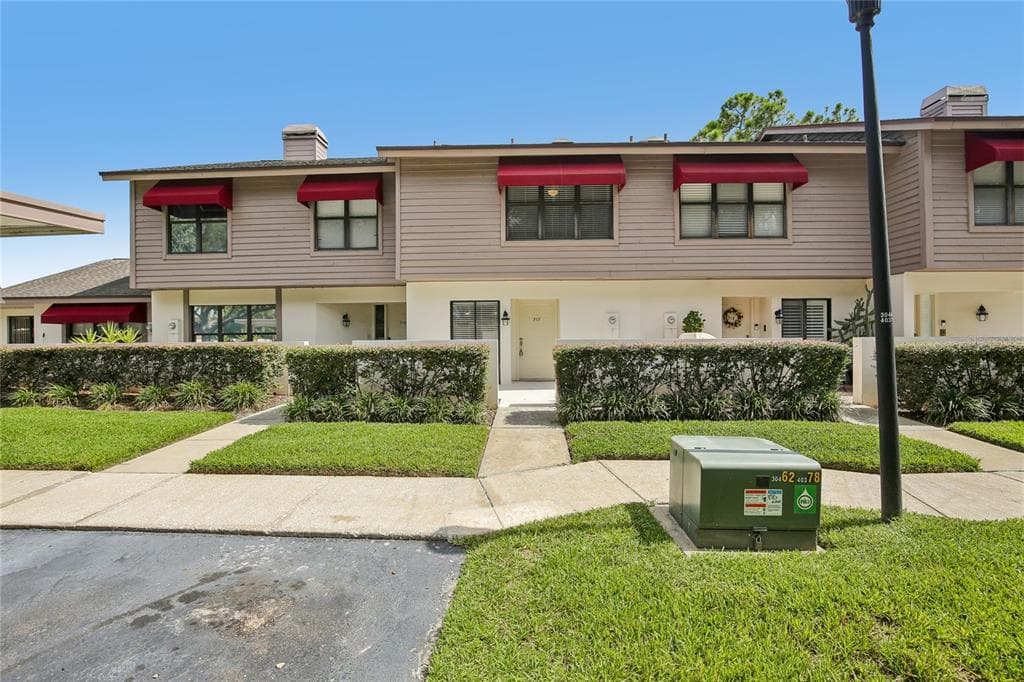 717 OAK PARK PLACE BRANDON, FL 33511