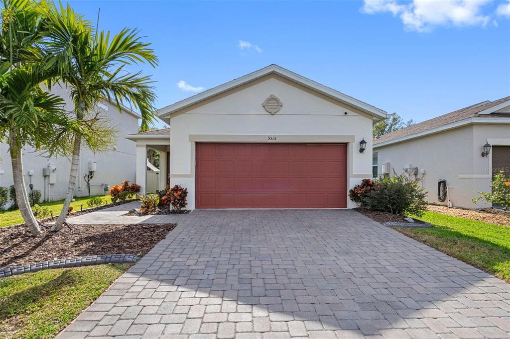 5513 LOS ROBLES COURT