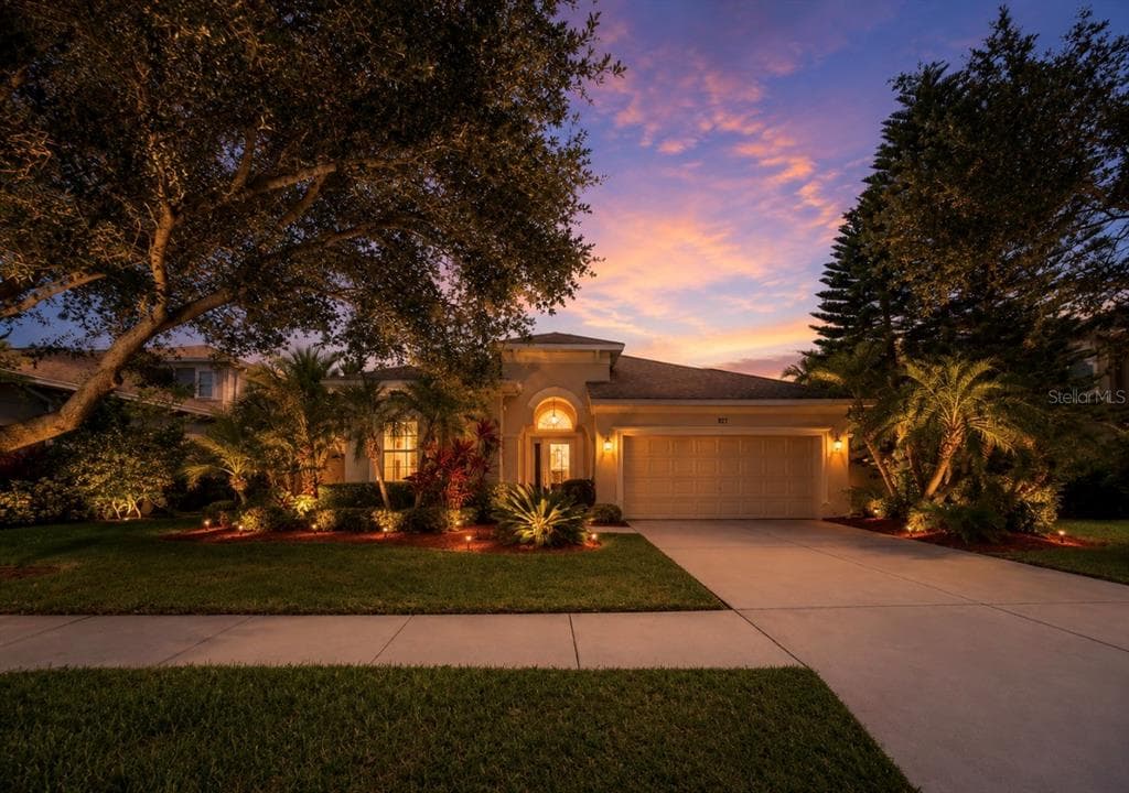 827 SEMINOLE SKY DRIVE RUSKIN, FL 33570