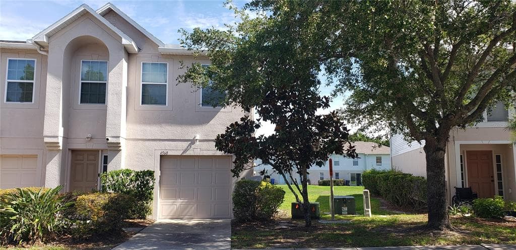 4560 ASHBURN SQUARE DRIVE