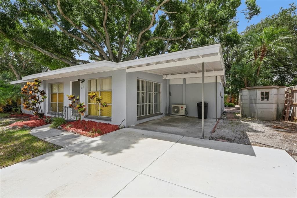 2117 BARCELONA DRIVE CLEARWATER, FL 33764