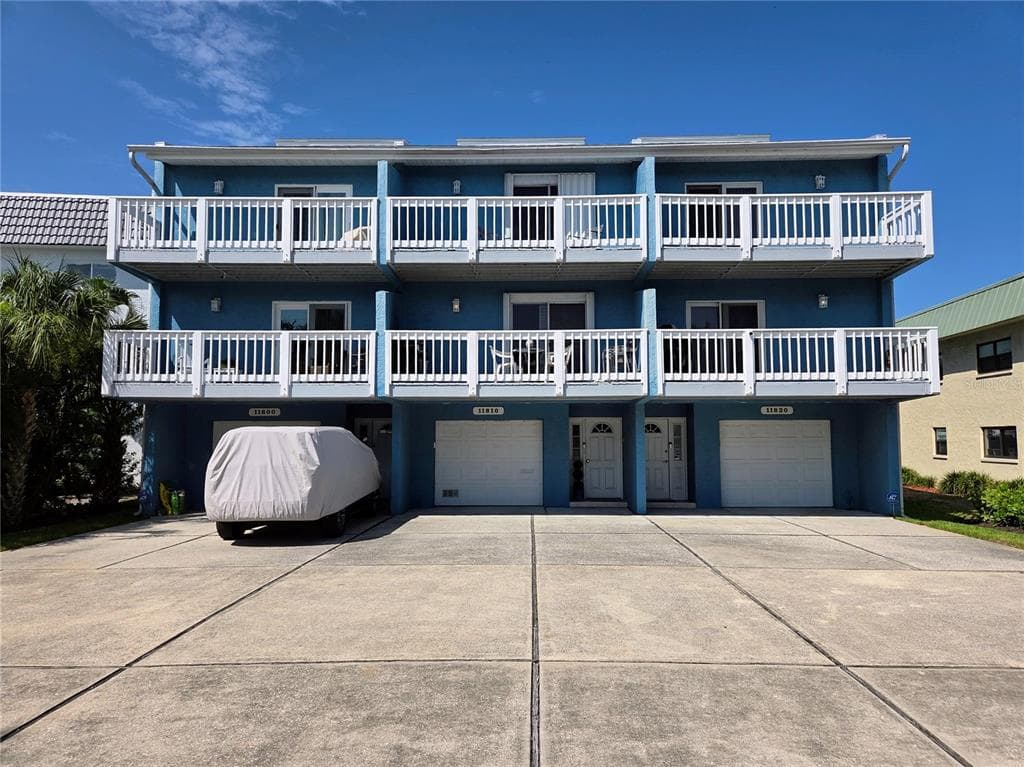 11820 CAPRI CIRCLE S TREASURE ISLAND, FL 33706