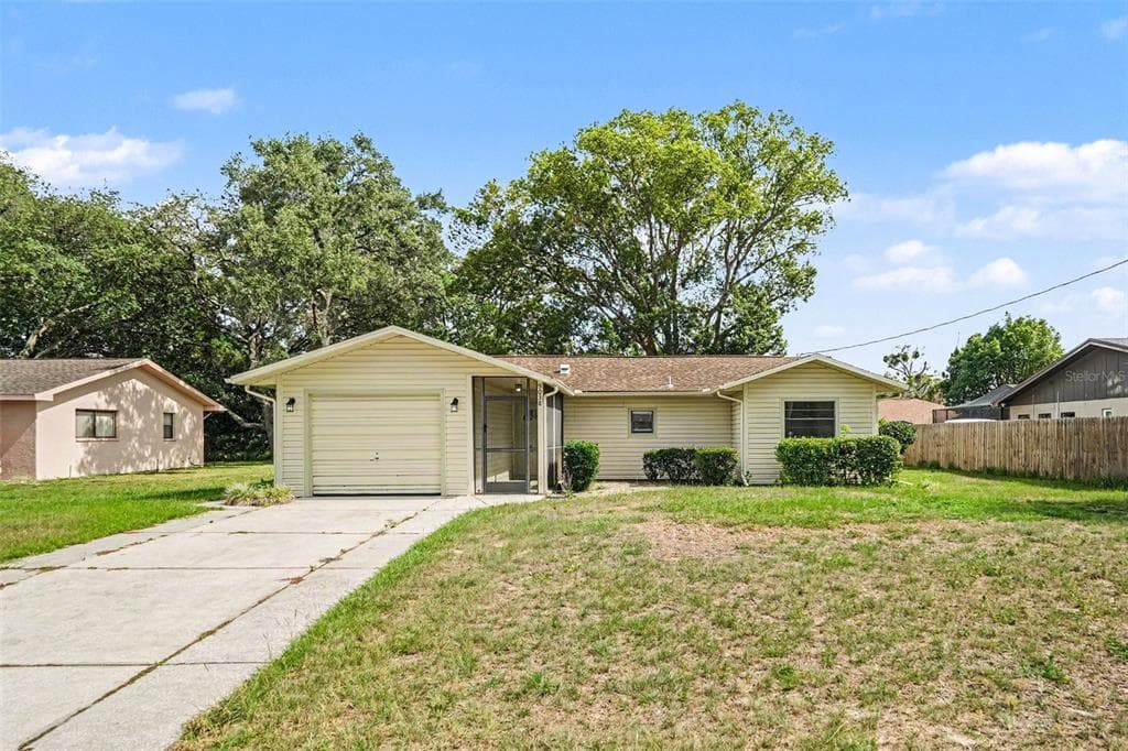 9038 BLACKSTONE STREET SPRING HILL, FL 34608