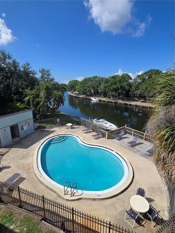 6305 NEWTOWN CIRCLE UNIT 5B4 TAMPA, FL 33615
