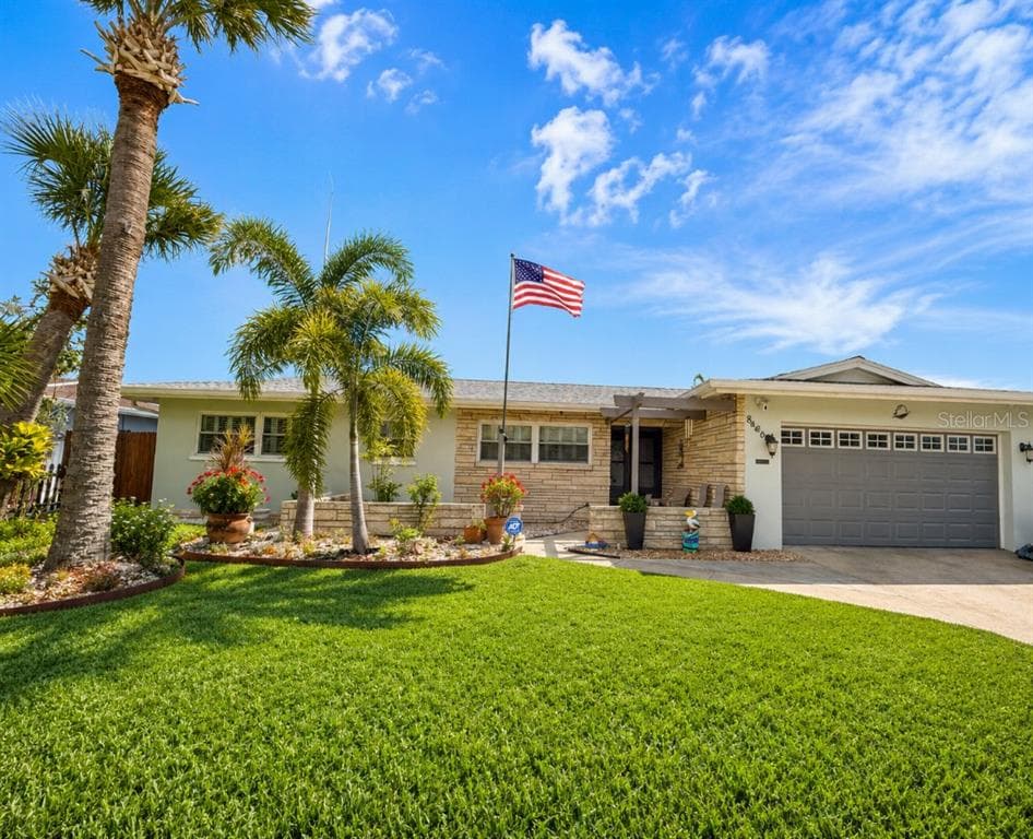 8408 BOULDER PLACE TAMPA, FL 33615
