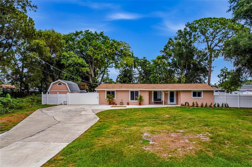 8205 WESTRIDGE DRIVE TAMPA, FL 33615
