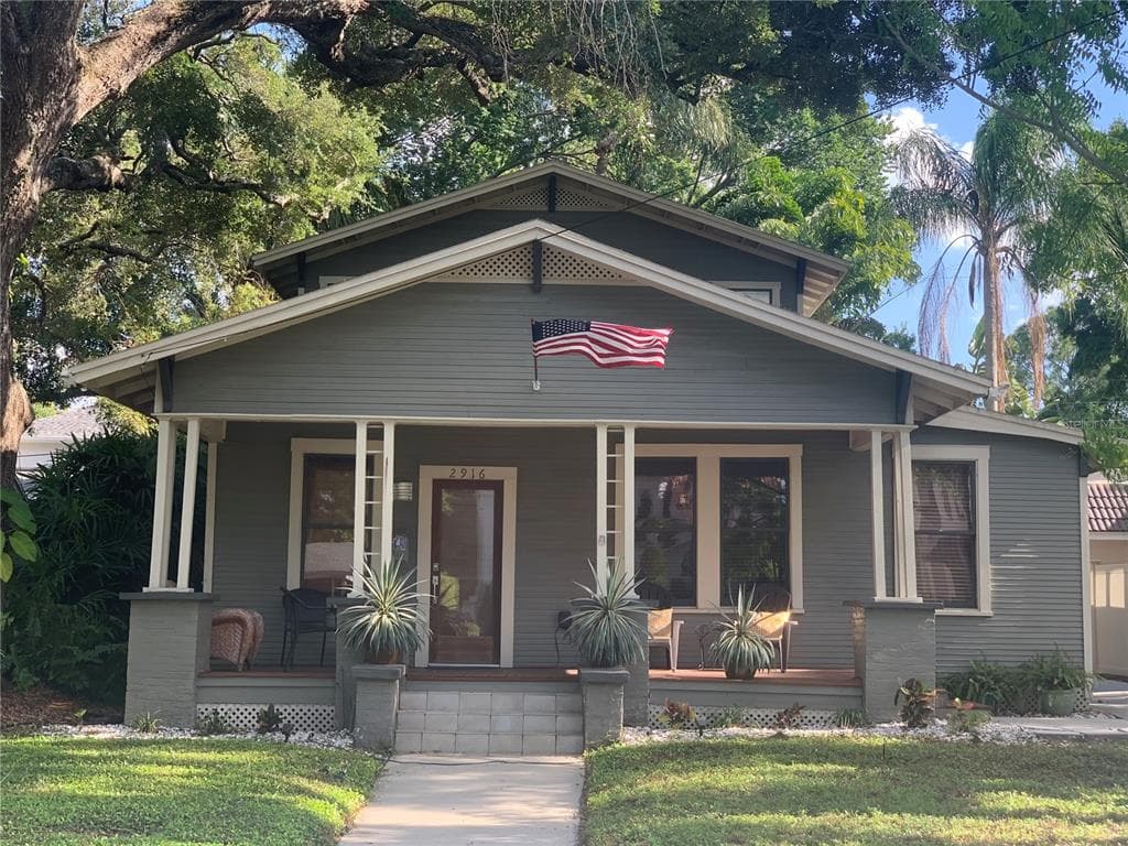 2916 W BAY COURT AVENUE TAMPA, FL 33611