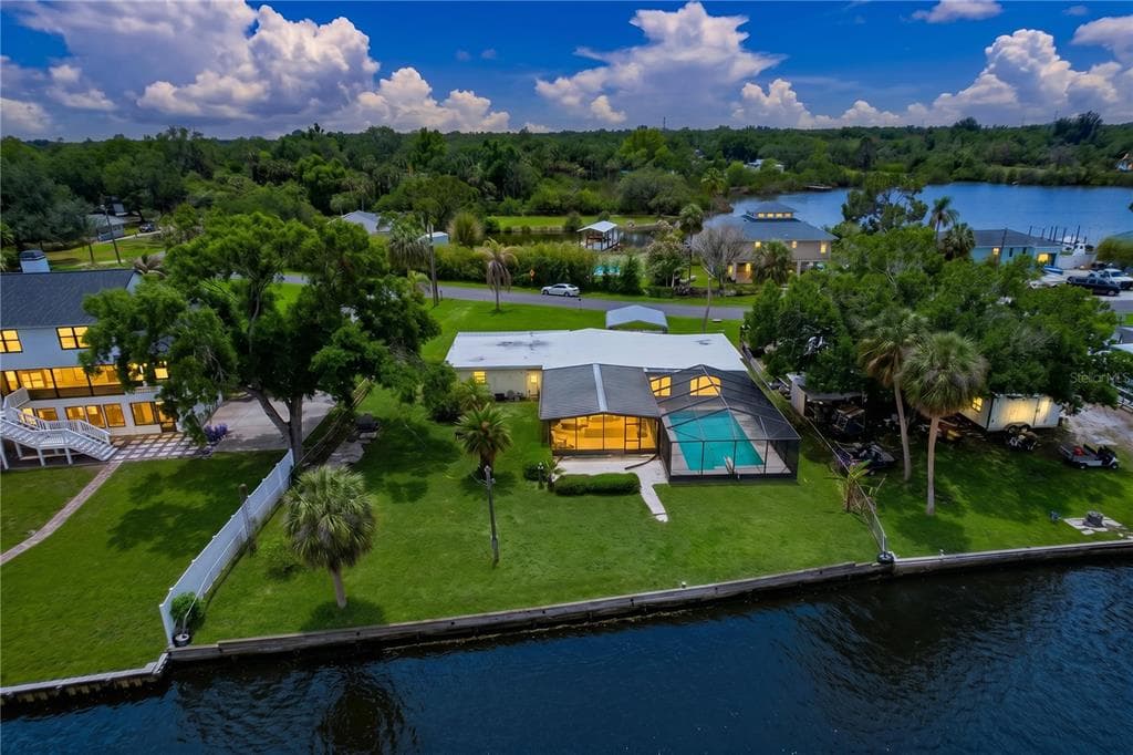 8616 MAGNOLIA STREET GIBSONTON, FL 33534