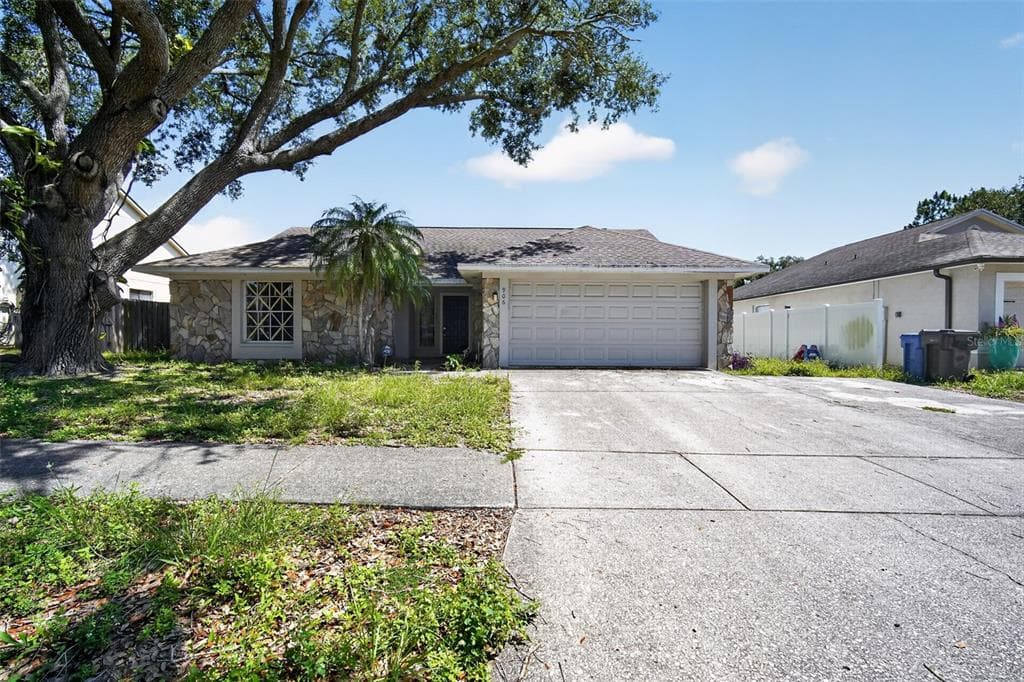 906 LAKEMONT HILLS BOULEVARD BRANDON, FL 33510