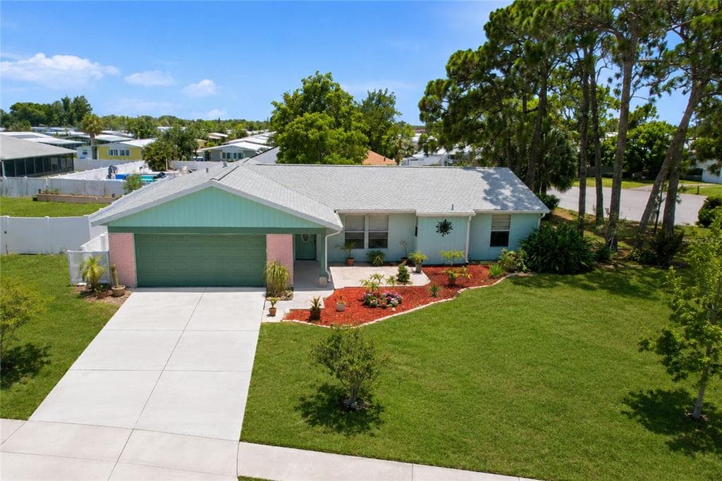 6807 36TH AVE DR W W BRADENTON, FL 34209