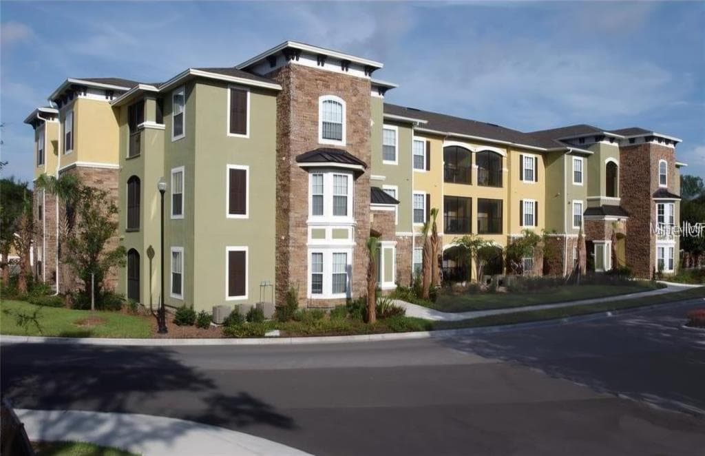 10211 COURTNEY PALMS BOULEVARD UNIT 304