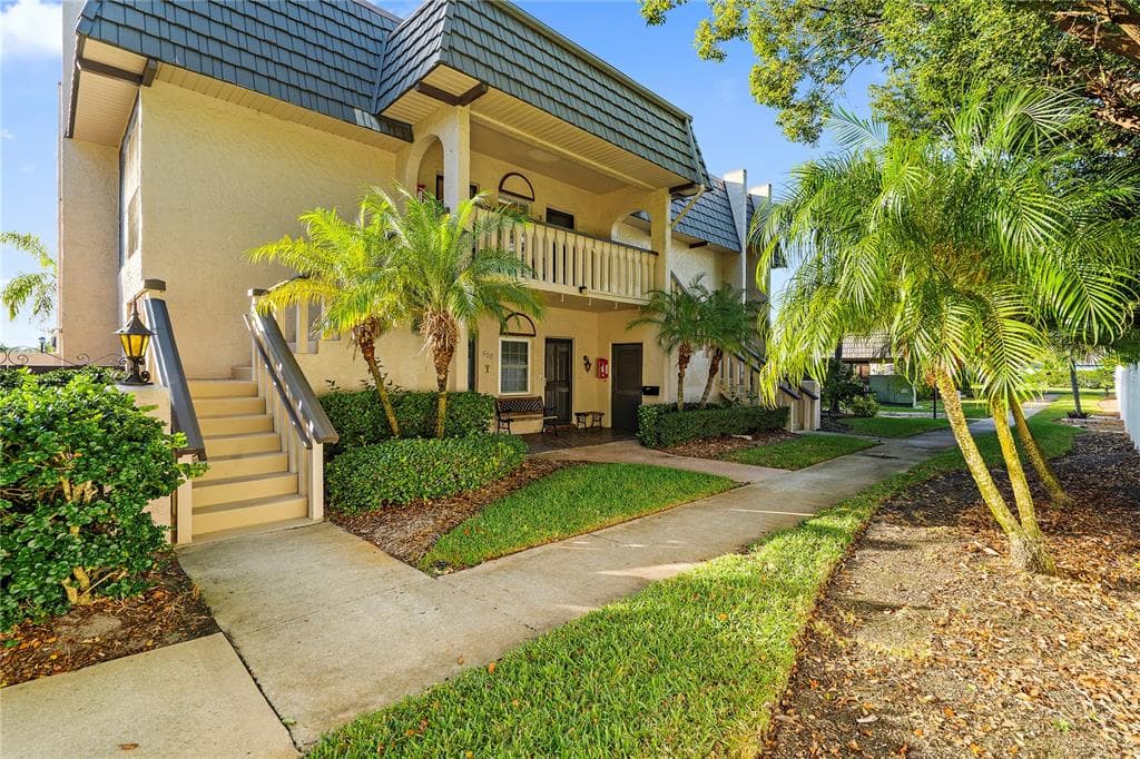 504 CORDOVA GREEN SEMINOLE, FL 33777