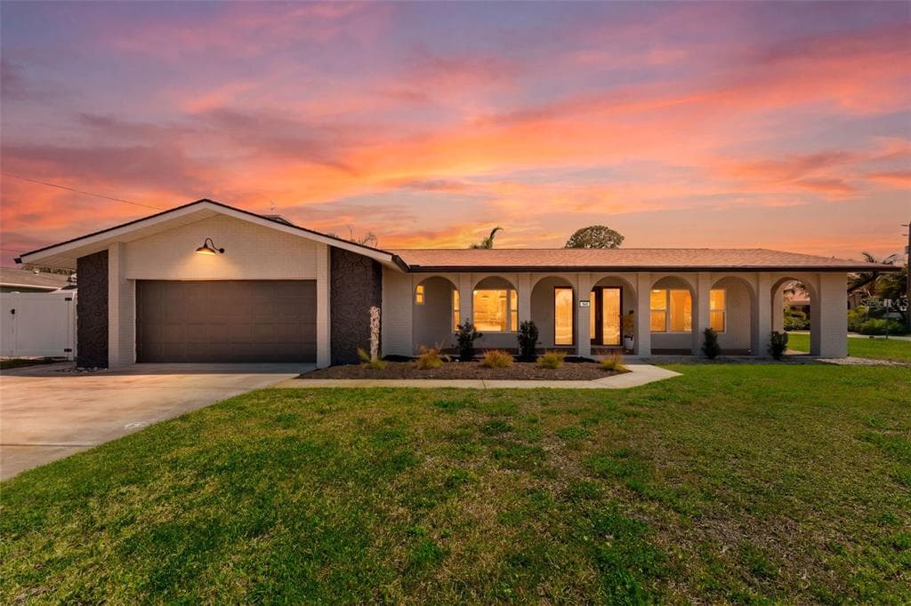 140 88 TH AVENUE NE ST PETERSBURG, FL 33702