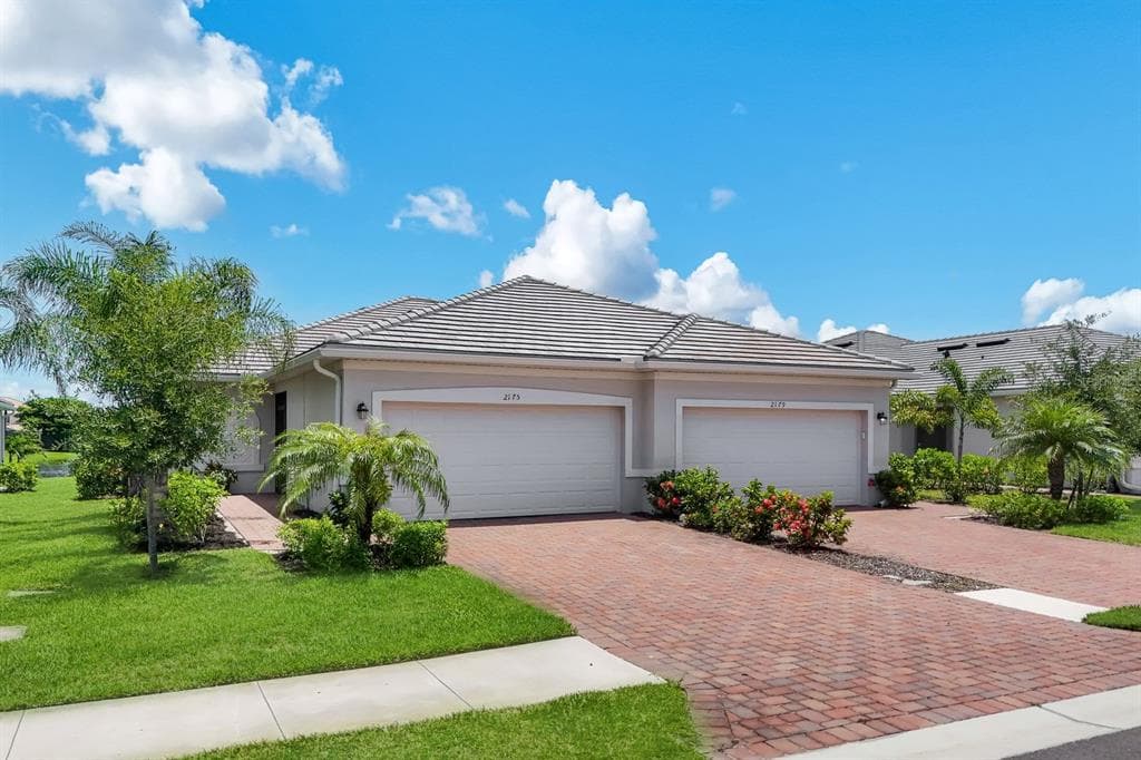 2175 DRAGONFRUIT WAY NAPLES, FL 34120