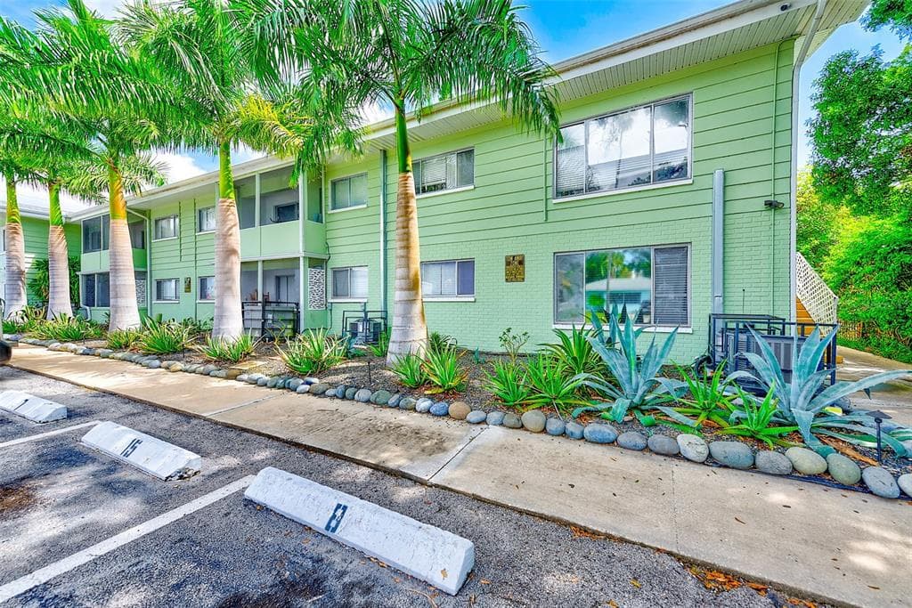 1329 DREW STREET UNIT 6 CLEARWATER, FL 33755