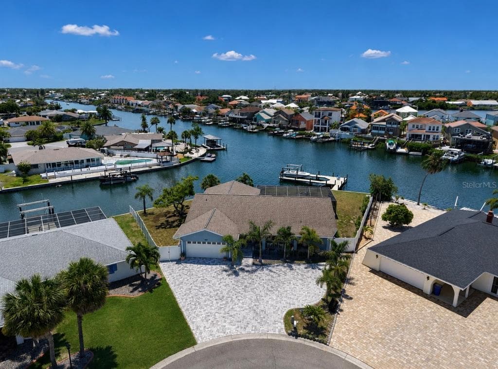 6301 COTTONWOOD LANE APOLLO BEACH, FL 33572