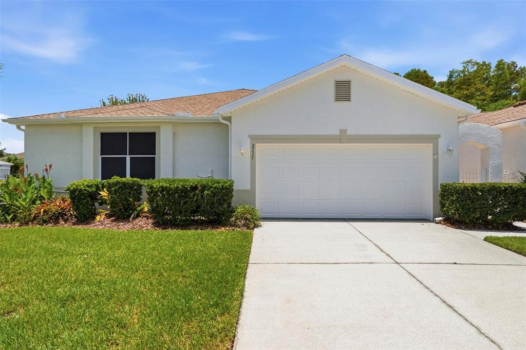 8237 FALLGLO LANE LAND O LAKES, FL 34637