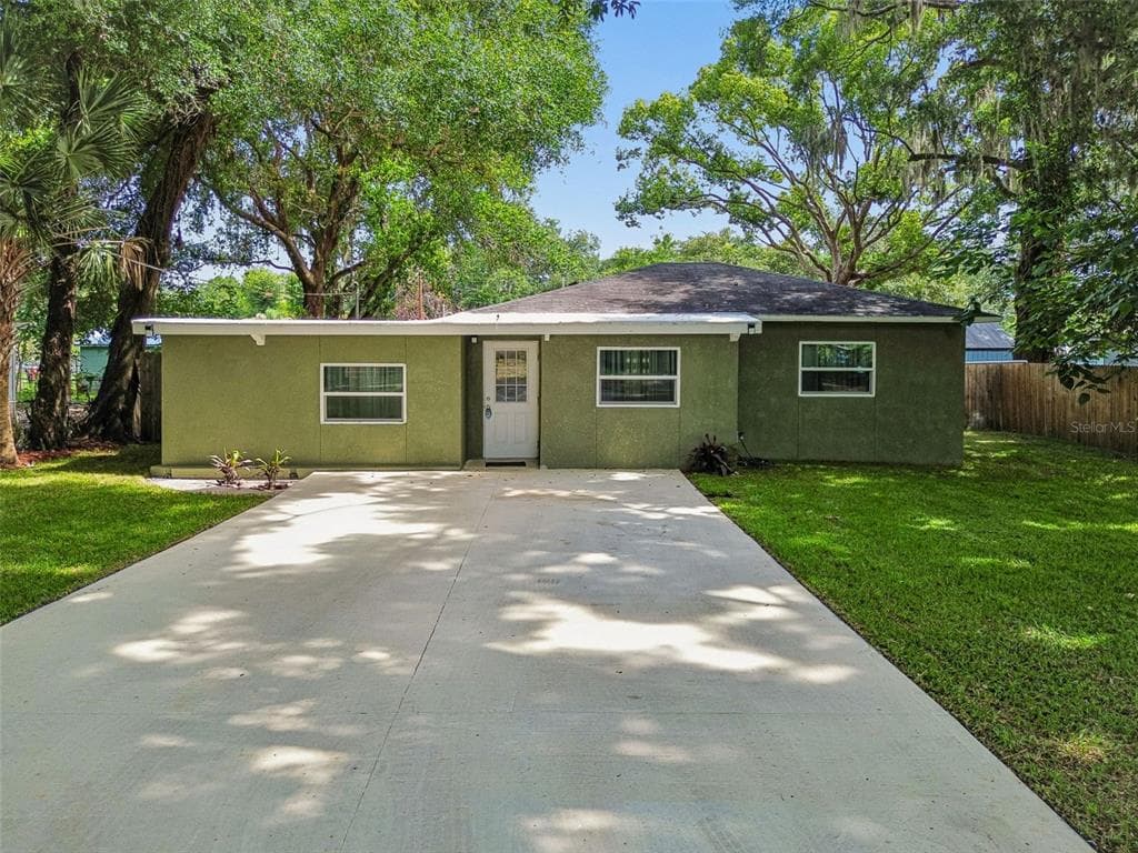 804 VALENCIA ROAD PLANT CITY, FL 33563