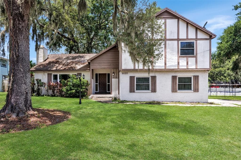 8020 TIERRA VERDE DRIVE TAMPA, FL 33617