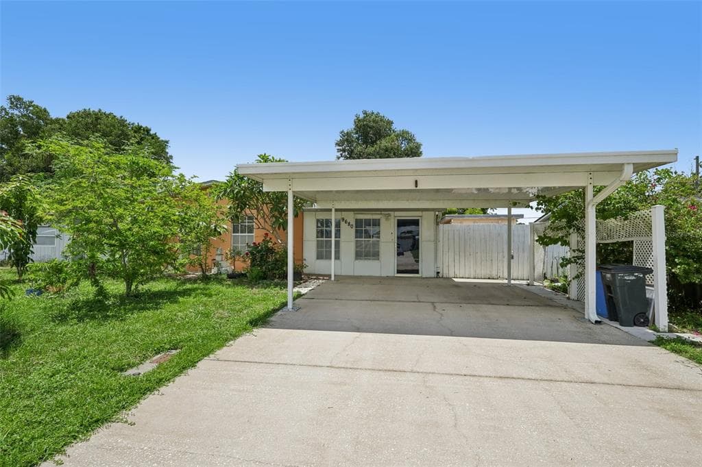 9680 PARK LAKE DRIVE N PINELLAS PARK, FL 33782