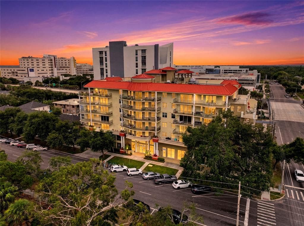 750 4TH AVENUE S UNIT 705D ST PETERSBURG, FL 33701