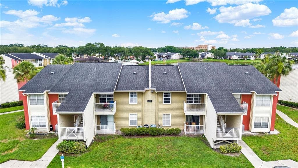 308 LAKE PARSONS GREEN UNIT 203 BRANDON, FL 33511