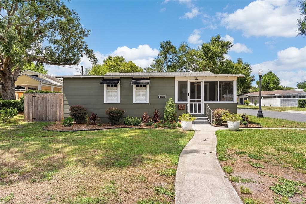 1048 LEXINGTON STREET LAKELAND, FL 33801