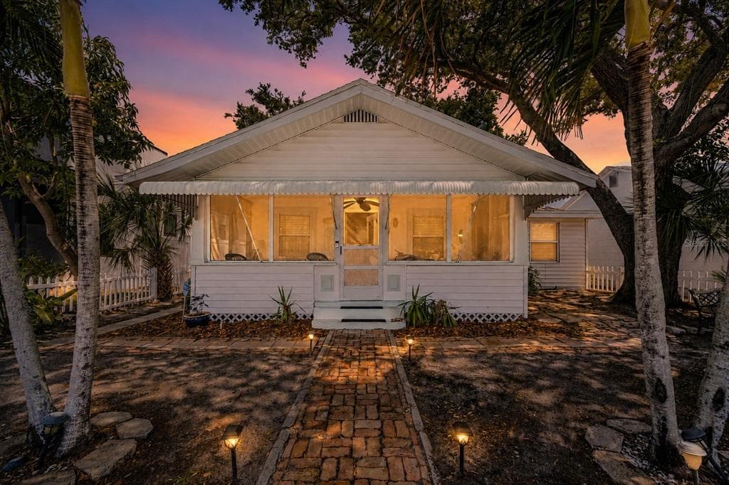 3829 2ND AVENUE N ST PETERSBURG, FL 33713