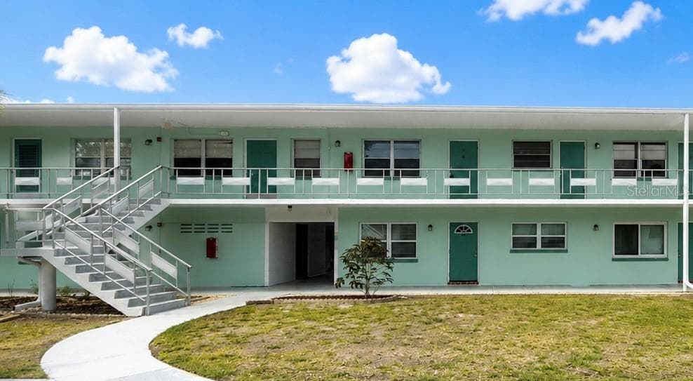 5850 21ST STREET N UNIT 15