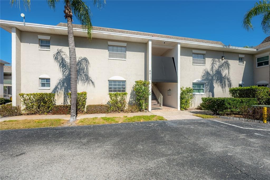 8812 BAY POINTE DRIVE UNIT D202 TAMPA, FL 33615