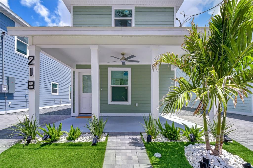218 8TH AVENUE DRIVE W BRADENTON, FL 34205