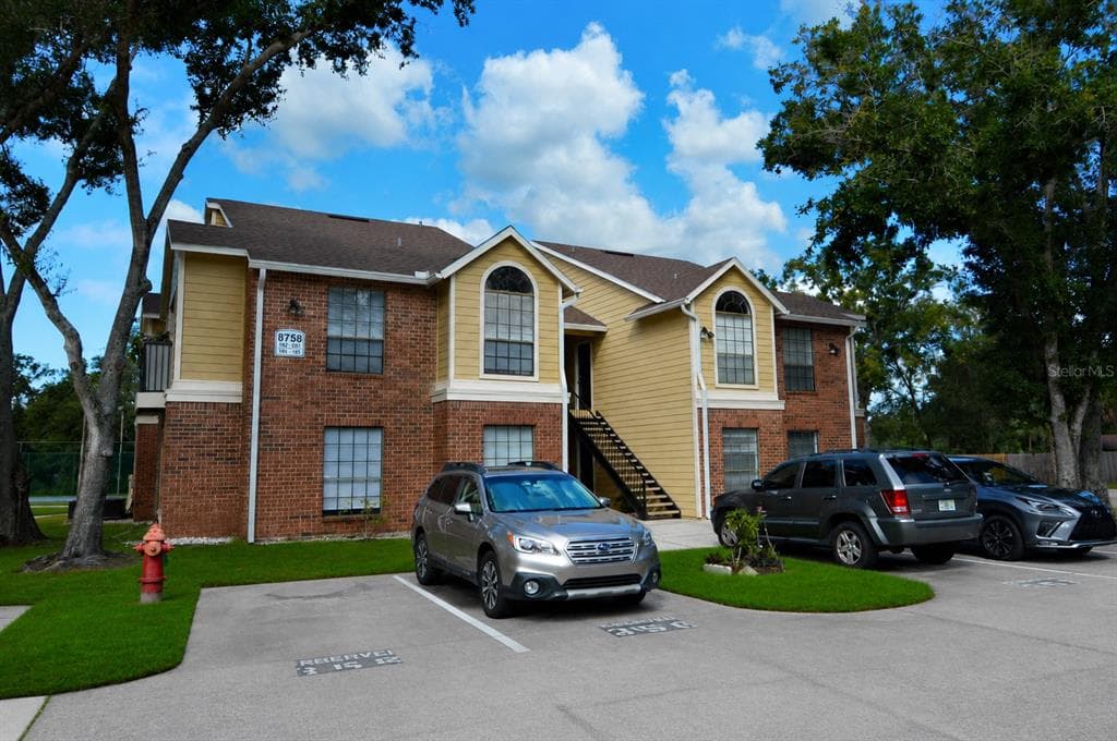 8758 MALLARD RESERVE DRIVE UNIT 101 TAMPA, FL 33614
