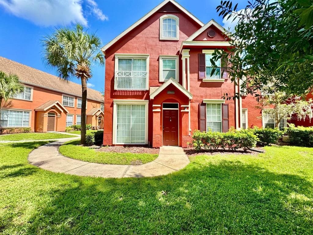 10440 WHITE LAKE COURT UNIT 10440 TAMPA, FL 33626