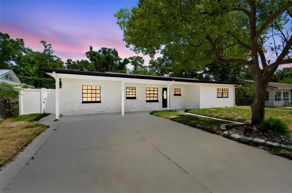 4403 OAKMONT LANE TAMPA, FL 33634