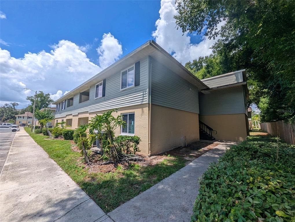 228 THORN TREE PLACE UNIT 228