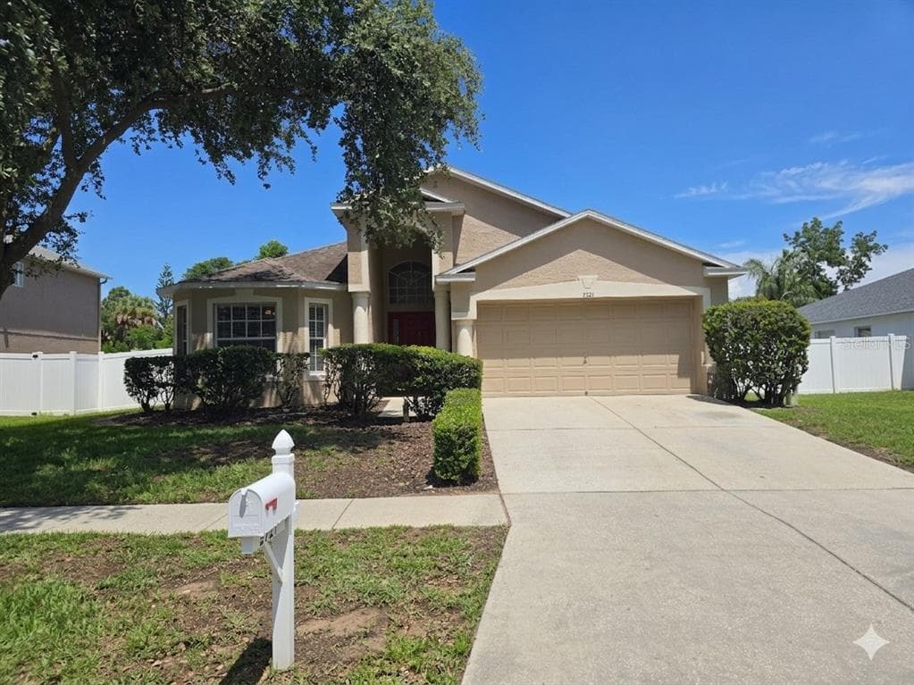2721 PANKAW LANE VALRICO, FL 33596