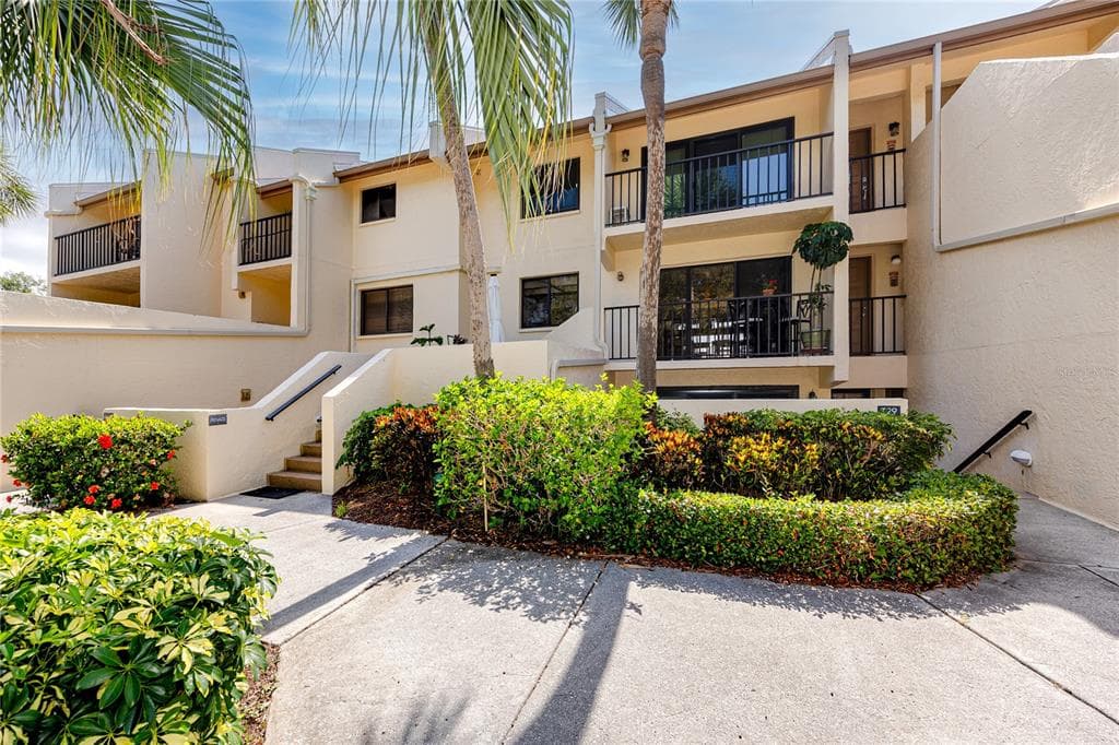 7530 SUNSHINE SKYWAY LANE S UNIT 115 ST PETERSBURG, FL 33711