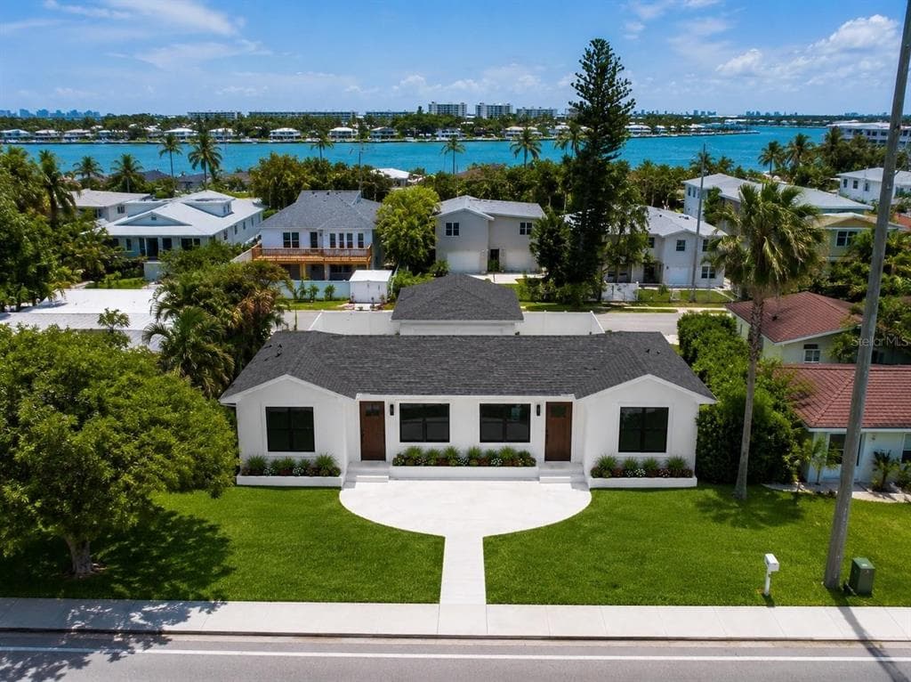 3219 E DE BAZAN AVENUE ST PETERSBURG, FL 33706