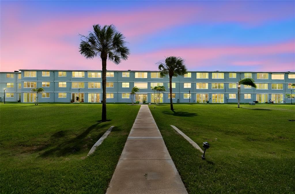 4715 BAY STREET NE UNIT 223 ST PETERSBURG, FL 33703