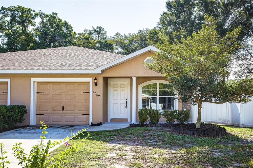 5662 TOWER PALMS LANE LAKELAND, FL 33811