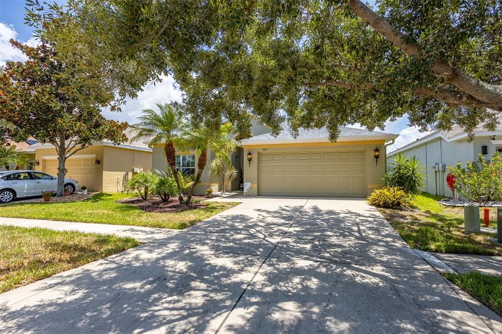 905 PARKER DEN DRIVE
