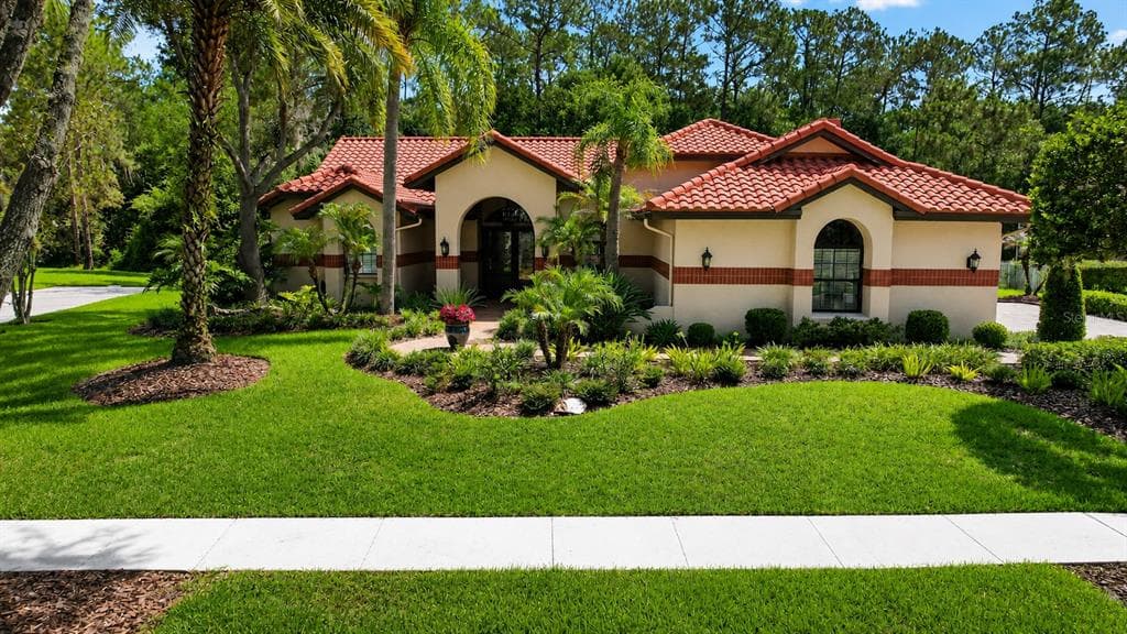8944 MAGNOLIA CHASE CIRCLE TAMPA, FL 33647