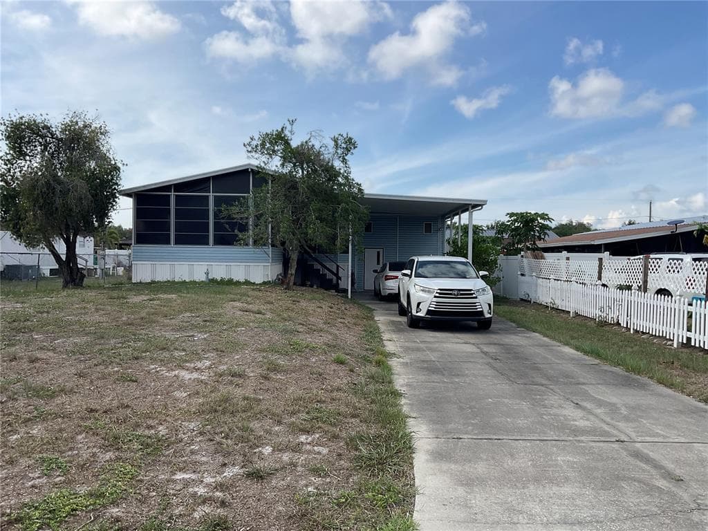 2607 UNIVERSAL DRIVE RUSKIN, FL 33570
