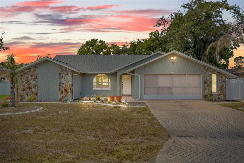 8166 WINDING OAK LANE SPRING HILL, FL 34606
