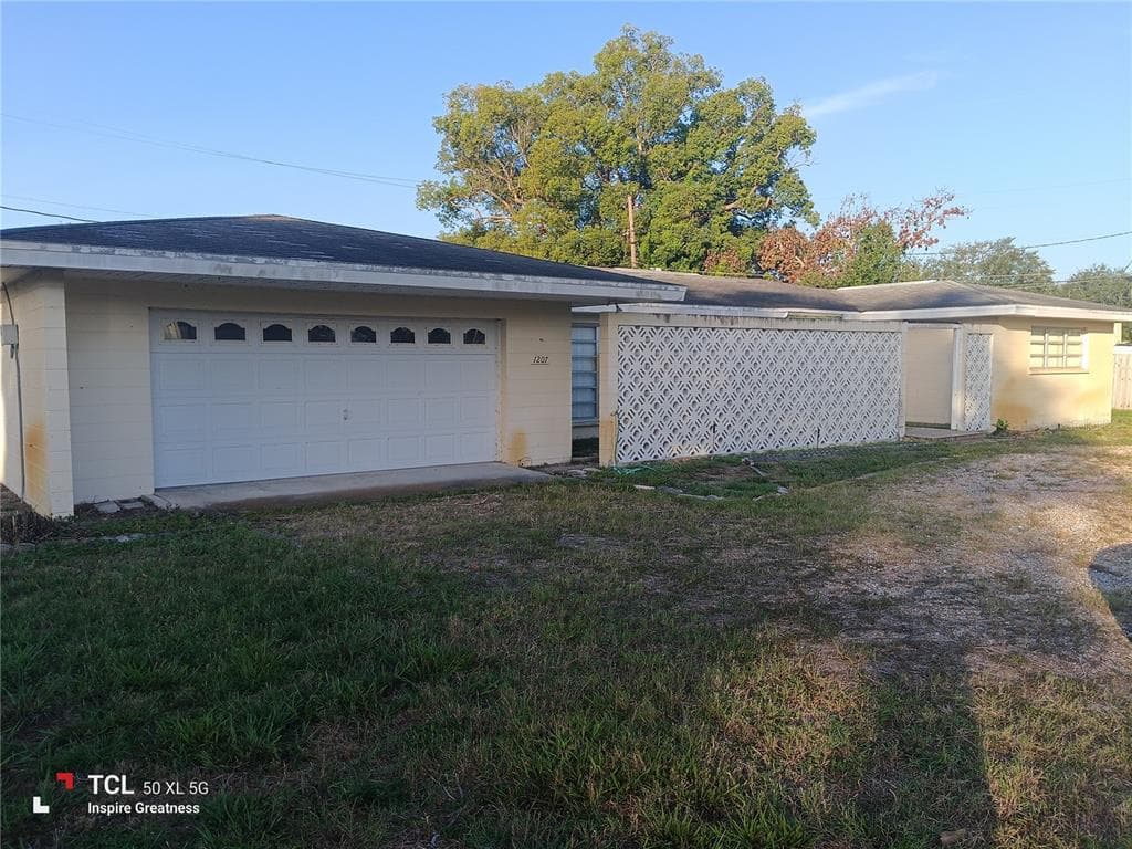 1207 PARKER POINTE LANE