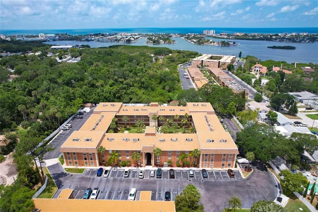 12760 INDIAN ROCKS ROAD UNIT 570 LARGO, FL 33774