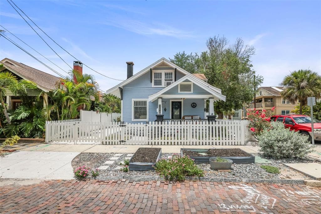 634 6TH STREET N ST PETERSBURG, FL 33701