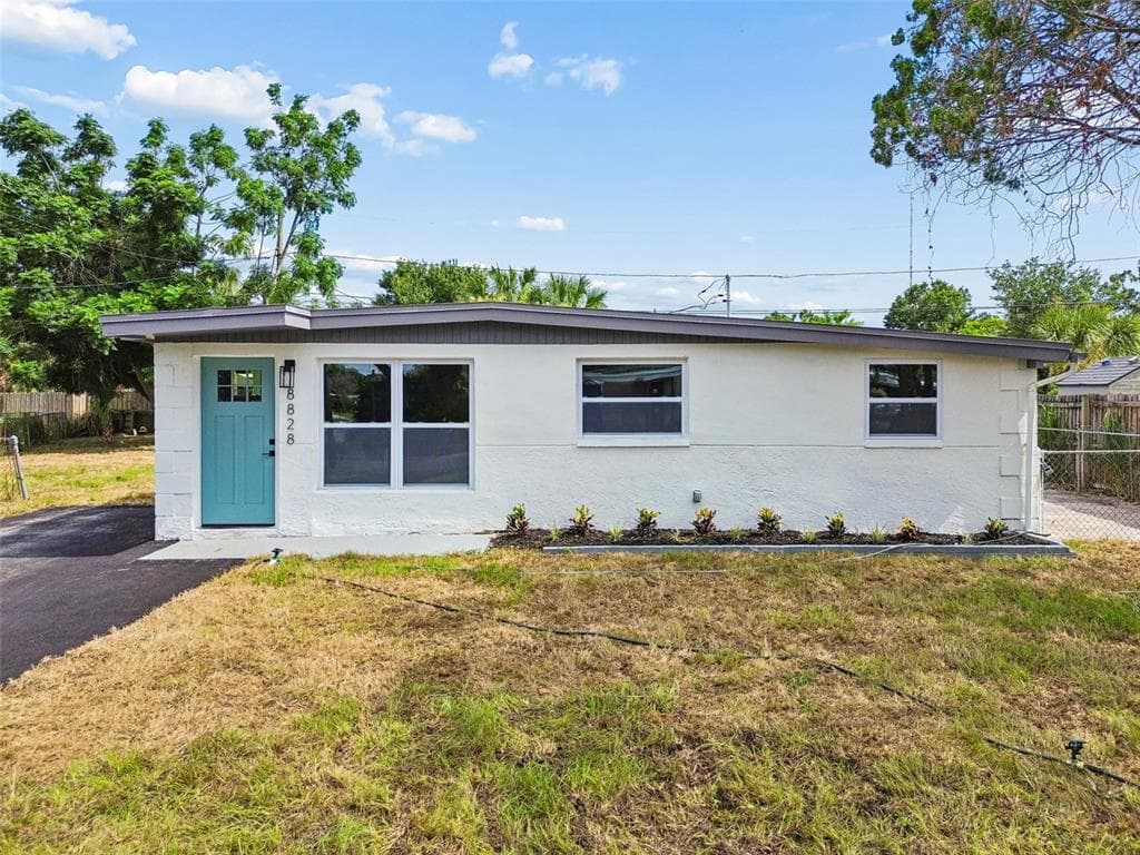 8828 91ST TERRACE SEMINOLE, FL 33777